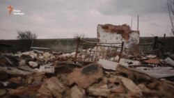 «Привезіть нам миру» – мешканка Станиці Луганської (відео) «Привезіть нам миру» – мешканка Станиці Луганської (відео)