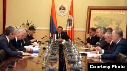 Sastanak šefova stranaka vlasti i opozicije u kabinetu Predsjednika RS Milorada Dodika