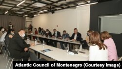 Pitanja nacionalnog identiteta i dalje su u prvom planu u većini zapadnobalkanskih država, manipulisanje podjelama i strahovima od različitih nacionalnih grupa je faktor organizovanja, navodi se u izvještaju Atlantskog saveza Crne Gore koji je predstavljen 28. jula u Podgorici