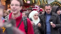 Od siromašnih izbeglica do baronovih gostiju Od siromašnih izbeglica do baronovih gostiju