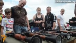 У Києві показали зброю, захоплену у бойовиків на Донбасі У Києві показали зброю, захоплену у бойовиків на Донбасі