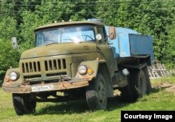 Сломавшаяся водовозка