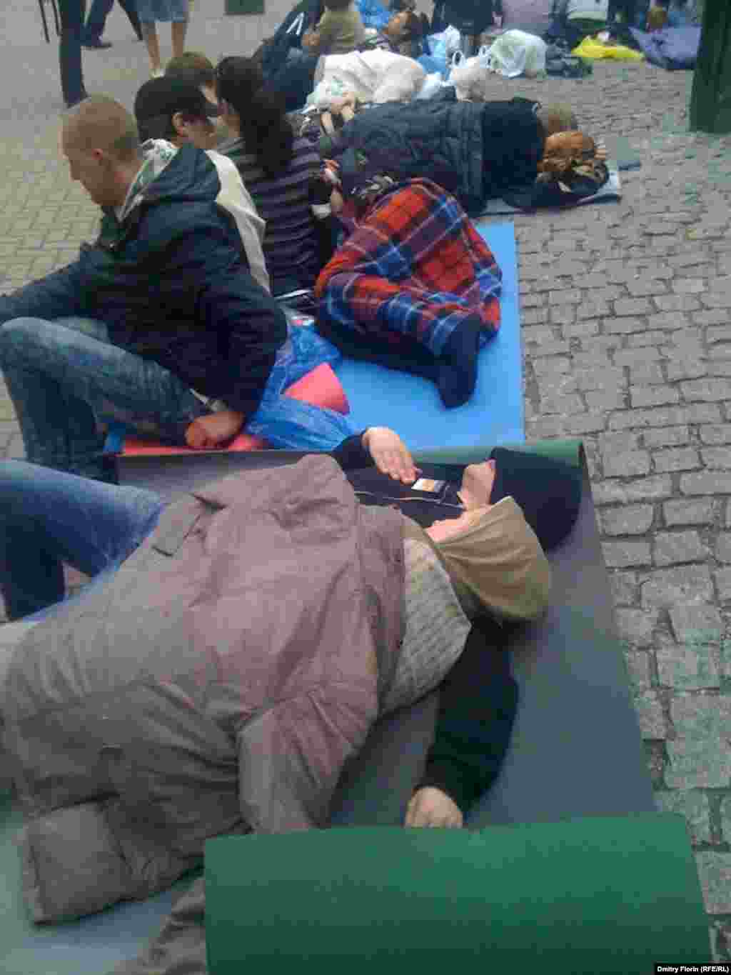 "Оккупай" устроился на отдых на Старом Арбате