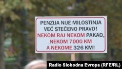 Plakat sa prosvjeda umirovljenika u Federaciji BiH, 2017. godine