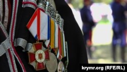 Подозреваемый организовывал деятельность организации по охране пророссийских митингов, захвата административных зданий и учреждений в Феодосии (иллюстративное фото)