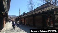 Pusti Baščaršija i mostarski Stari grad