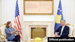 VIktorija Nuland i Hašim Tači, Priština, 10. jul 2016.