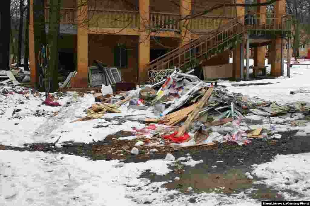 Лагерь "Ромашка" (Харьковская область), где живут переселенцы