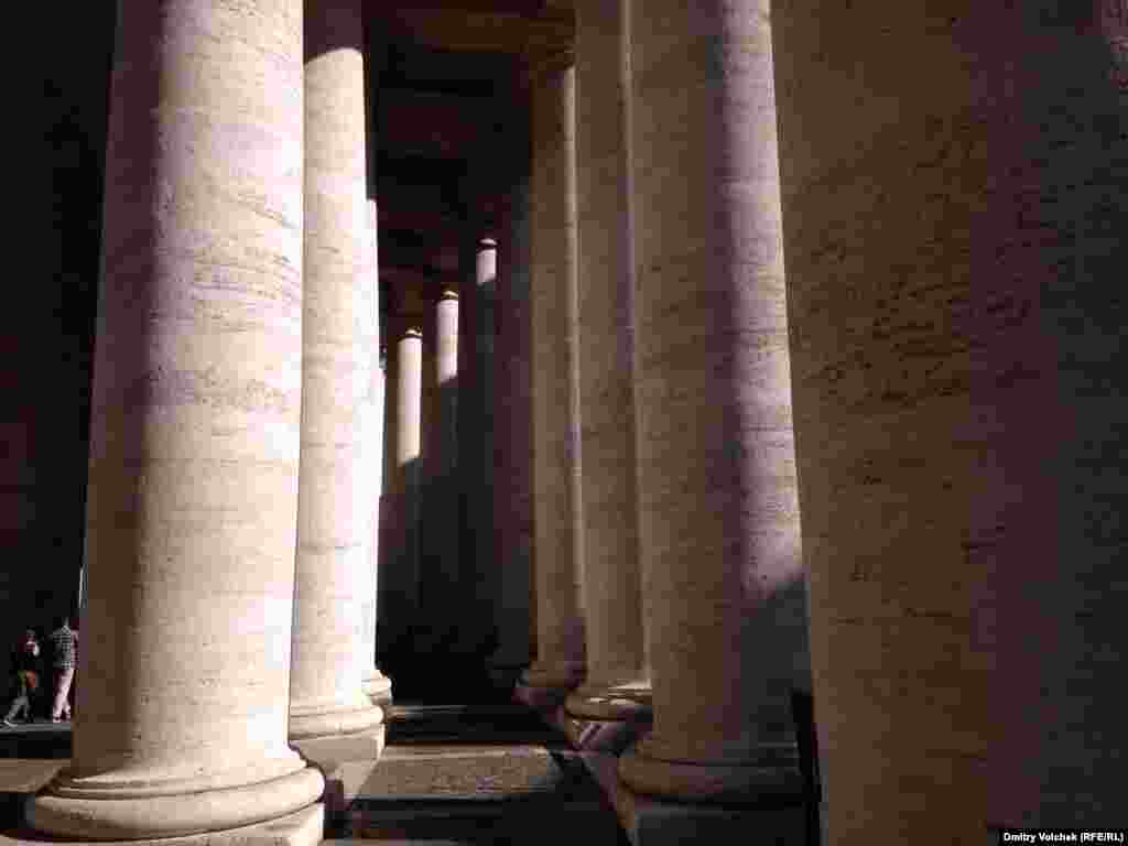 Колонны на площади Святого Петра 