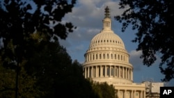 Američki zakokodavci traže od Budimpešte da što prije ratifikuju švedsku aplikaciju za članstvo u Sjevernoatlantskom savezu (na slici zgrada Kapitola, arhivska fotografija)