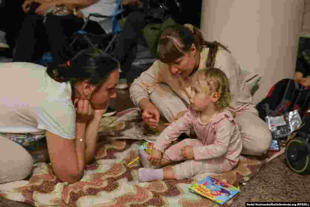 Ноќта на 19 јули, Русија испали речиси 380 дронови и крстосувачки и балистички ракети кон речиси десетина украински градови и села, соопшти војската.