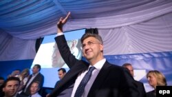 Hrvatska je u 2016. godini promenila tri vlade i doživela dva izborna ciklusa