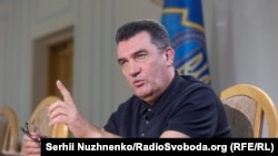 За його словами, правоохоронці, які допустили помилки транслітерації, були покарані