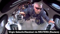 Richard Branson tokom leta u svemir, 11. jula 2021. 