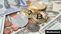 Uz američki dolar, zvanična valuta u Salvadoru je i bitkoin, počevši od 7. septembra 2021.