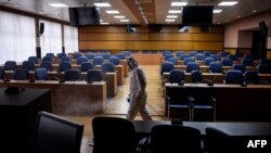 Dezinfekcija zgrade Opštine Priština, u okviru zdravstvenih mera na Kosovu