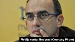 Profesor i novinar Dinko Gruhonjić (foto arhiv)