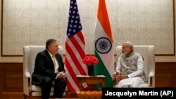 مایک پامپیو پرون سهار د هند له صدراعظم نرېندرا مودي سره