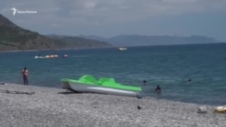 «Ах, белый теплоход»: как отдыхают в Рыбачьем под Алуштой (видео) «Ах, белый теплоход»: как отдыхают в Рыбачьем под Алуштой (видео)