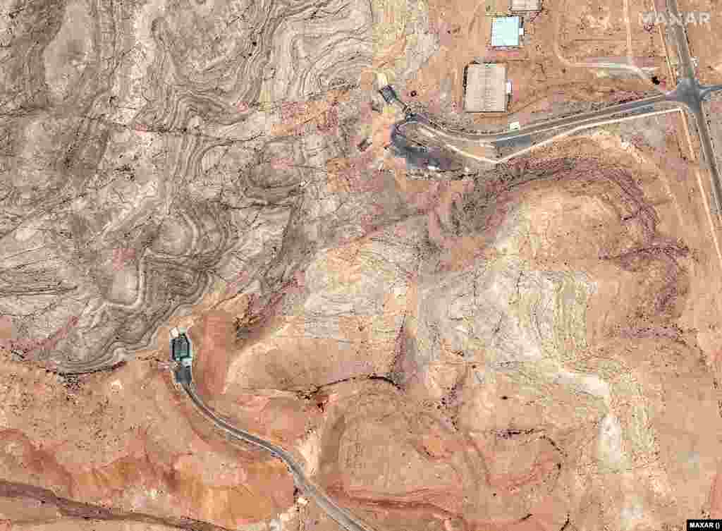 ისპაჰანის ბირთვული ტექნოლოგიების კვლევითი ცენტრი 20 ივნისს, აშშ-ის საჰაერო დარტყმებამდე და 22 ივნისს, დარტყმის შემდეგ.