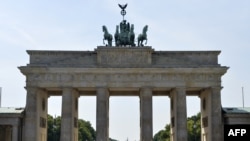 Гостиница "Адлон", где разметился Ходорковский в Берлине, находится у Бранденбургских ворот