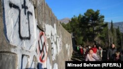 Partizansko spomen groblje oskrnavljeno je fašističkim grafitima