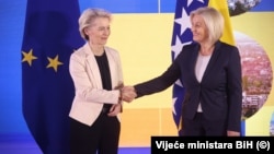 Predsjednica Europske komisije Ursula von der Leyen i Borjana Krišto, predsjedavateljica Vijeća ministara BiH, u Sarajevu, 1. 11. 2023.