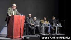 Promocija knjige "Bosanski rat" u beogradskom Domu omladine