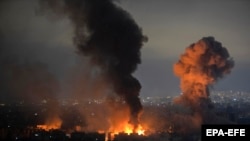 Dim se diže nakon napada Izraela na jug Libana 7. oktobar 2024.