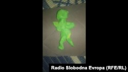 Čovjek od plastelina igračka je dječaku u kampu Roj.