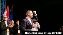 "Zagrebe, dali ste mi povjerenje, a ja vas tražim sudjelovanje u promjenama, u donošenju odluka o razvoju grada", poručio je u prvoj izjavi novi zagrebački gradonačelnik Tomislav Tomašević.