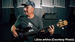 Tajna uspjeha Indexa je to što su nisu stvarali jednostavne, trivijalne pjesmice, šlagere, nego kompleksnu muziku, koja je našla publiku, kaže Fadil Redžić.