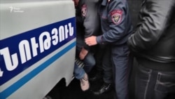 Попри масові затримання, у Вірменії тривають вуличні протести опозиції (відео) Попри масові затримання, у Вірменії тривають вуличні протести опозиції (відео)