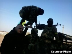 Дмитро Галко із захисниками Донецького аеропорту, «кіборгами», як їх називають у народі