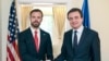 Kryeministri në detyrë i Kosovës, Albin Kurti me zyrtarin e lartë të Departamentit amerikan të Shtetit, Brendan Hanrahan.
