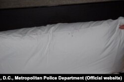 Lesinova soba nakon što je pronađen mrtav.