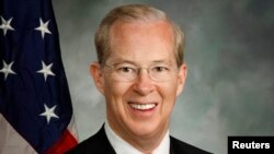 Dana Boente odmah po postavljenju saopćio da će braniti “zakonite naredbe predsjednika”