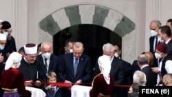 Erdogan je svečano otvorio džamiju imama Havadže Duraka, poznatu kao Baščaršijska džamija, koju je restaurirala Generalna direkcija vakufa Republike Turske, Sarajevo (27. avgust 2021.)