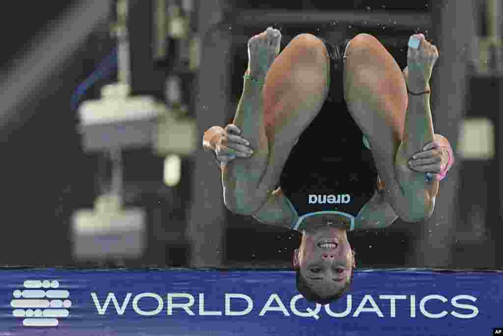 Nicoleta-Angelica Muscalu iz Rumunije takmiči se u skakanju s tornja od 10 metara za žene na Svjetskom prvenstvu u vodenim sportovima u Singapuru.