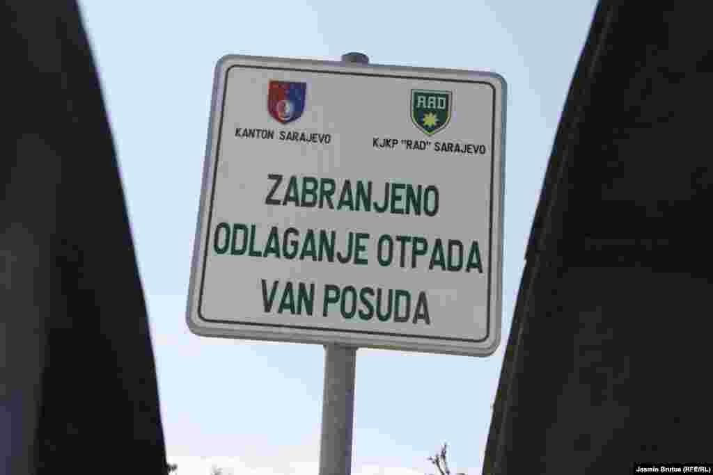 Upozorenje koje, ponekad, ne poštuju građani, čime problem otpada u Sarajevu postaje veći.&nbsp;