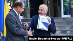 Schmidt i Inzko prilikom primopredaje dužnosti, 2. august, 2021. 