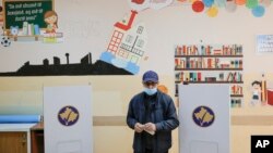 Biračko mesto u Prištini 14. novembra 2021.