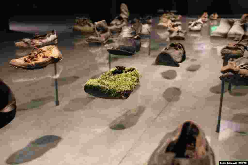 U povodu obilježavanja 18-te godišnjice od otvaranja Memorijalnog centra upriličena je izložba pod nazivom „Koracima onih koji (ni)su prešli“. Izložba je postavljena u prostoru bivše fabrike akumulatora. Izložba će biti dio stalne postavke Memorijalnog centra.