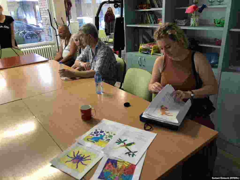 „Mnogima je potrebna pomoć, svesni smo toga, međutim, ljudima sa mentalnim invaliditetom potrebna je podrška 24 sata kroz čitav život. Trenutno pandemija nas ugrožava, a donatori i građani su nekako prestali da nas prepoznaju, jer sada ima više ljudi kojima je potrebna novčana pomoć, ali našim korisnicima je potrebna konstantna podrška“, naglašava predsednica Udruženja.