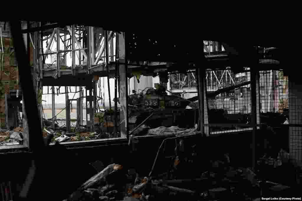 Сгоревший танк