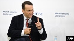 Радослав Сикорский выступил за развитие Европейским Союзом собственных оборонных возможностей