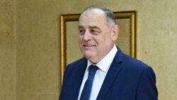 "Ovo nije bila borba protiv građana, niti je ovo bila predizborna kampanja bilo koga, a najmanje DPS", rekao je Simović (na fotografiji po dolasku na sjednicu)