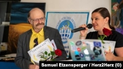 Григорий Ганзбург на церемонии ко Дню Независимости Украины. Швейцария, 23 августа 2025