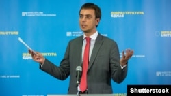 Омелян стверджує, що попросив адвокатів не затягувати справу.