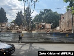 დადიანის ქუჩა თვეზე მეტი ხნის განმავლობაში იყო გადაკეტილი, ახლა მოძრაობა გახსნილია.